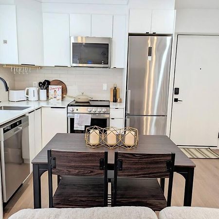 Centrally Located, Modern, 2 Bedroom Home Ванкувър Екстериор снимка